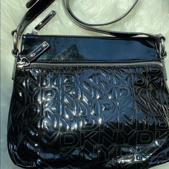 SOLD DKNY Patent Leather Crossbody bag - Picture 3 of 13